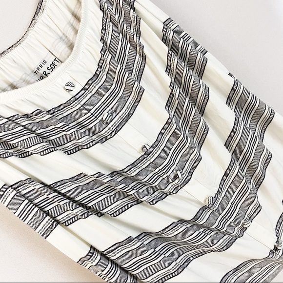 NWT Torrid Off the Shoulder Festival Top Balletcore - Picture 7 of 7